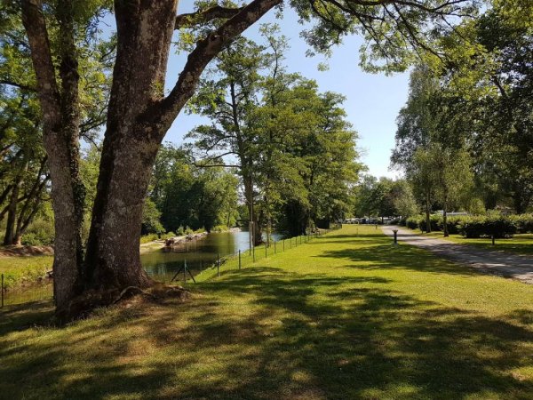 Camping du Val de Bonnal — Zdjęcie 2