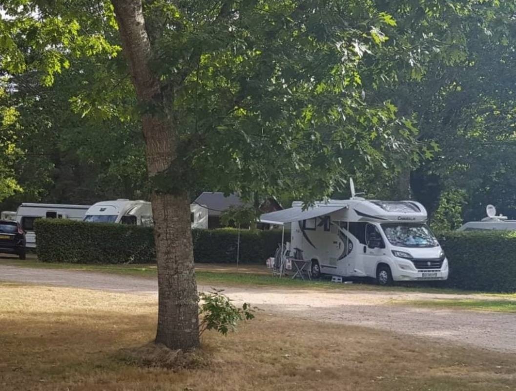 Camping Les Ecossais ** — Camping in Isle-et-Bardais 