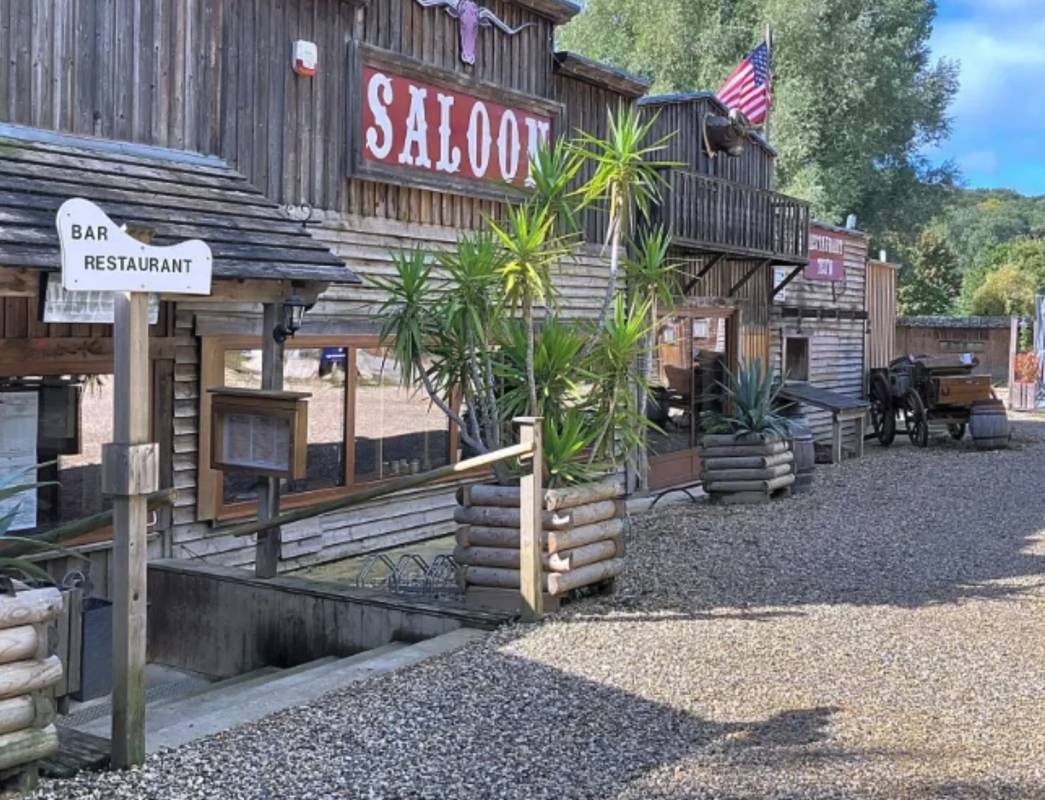 Les Etangs du Moulin — Cámping in Cessières-Suzy