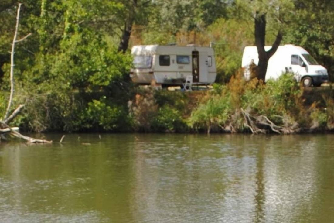 Camping Les étangs Mina *** — Area da campeggio in Saint-Sornin