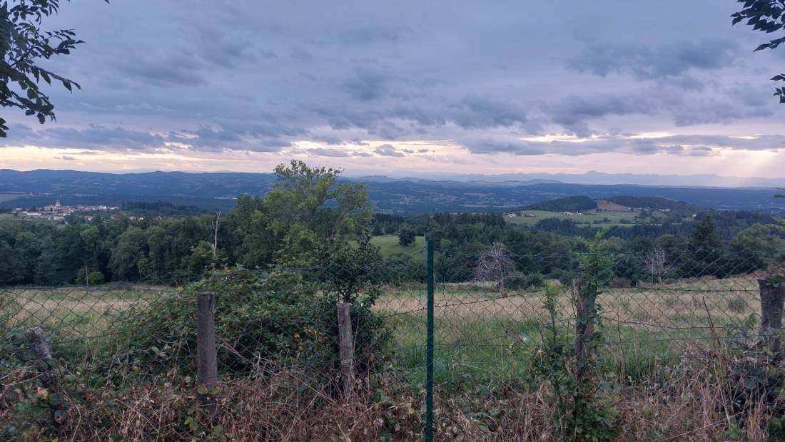 Camping Montbartoux — Camping in Vollore-Ville 