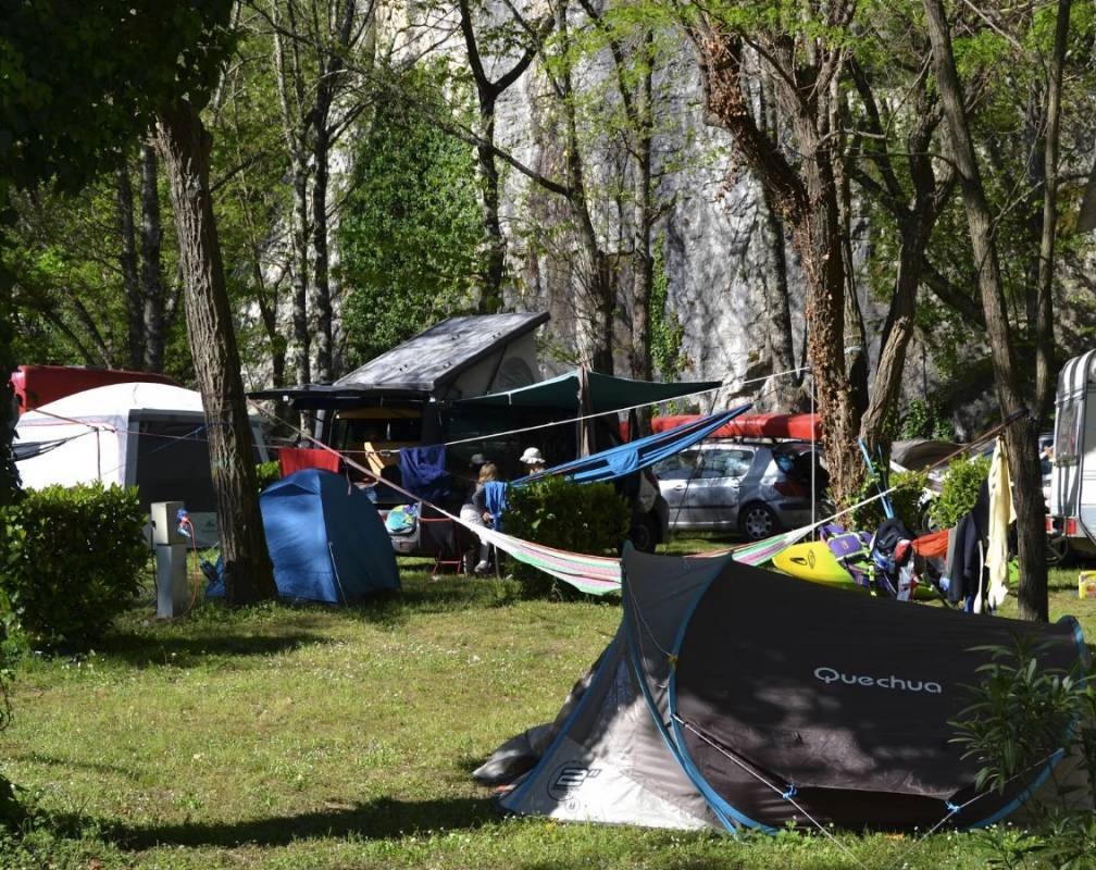 Camping Les Actinidias *** — Campingplads in Casteljau 