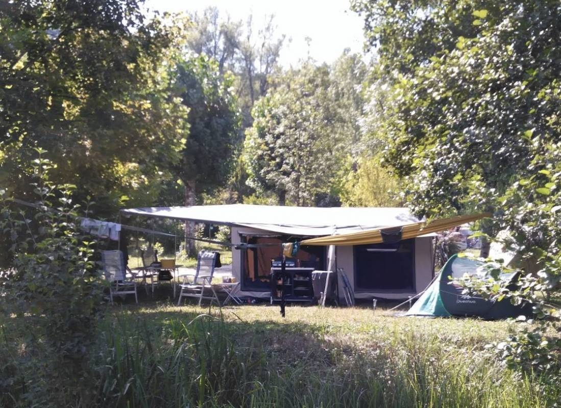 Camping du Moulin de Laborde — Місце для кемпінгу in Montcabrier