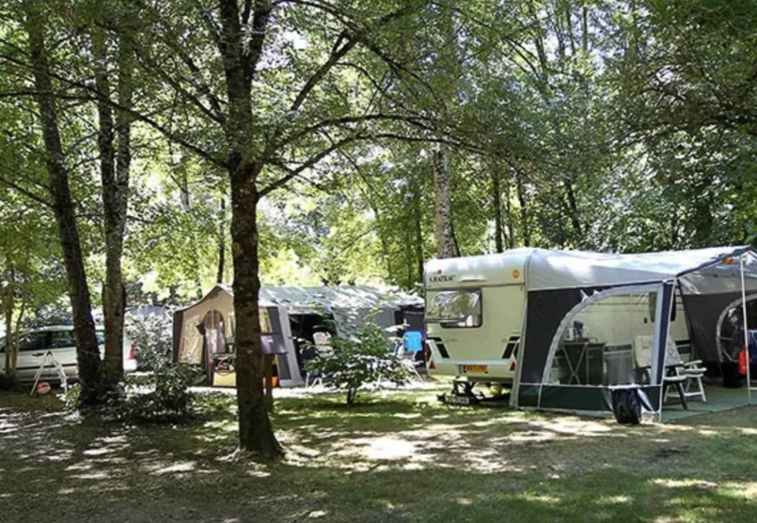 Camping le Moulin de Mellet *** — Kemp in Saint-Hilaire-de-Lusignan