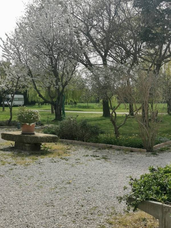 1765 — Campingplats in Salon-de-Provence