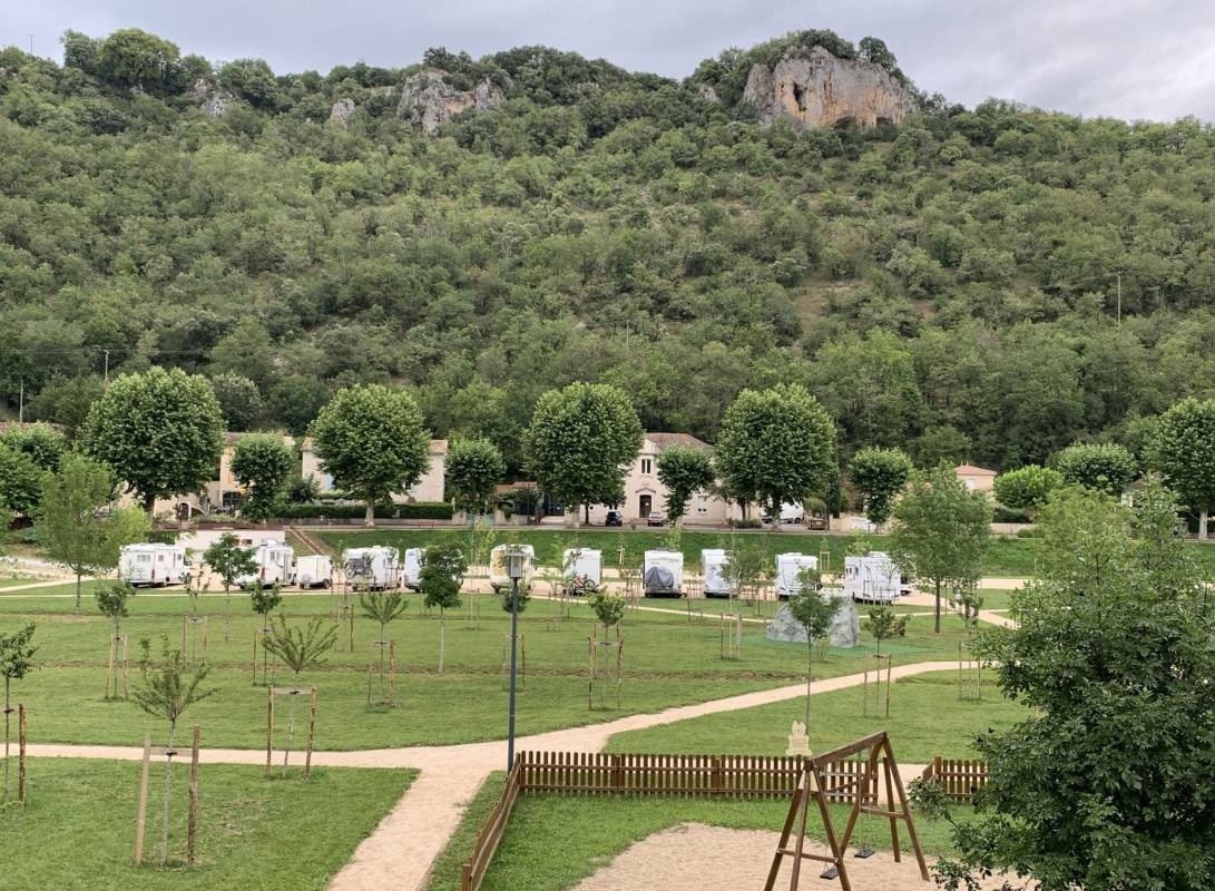 CAMPING MUNICIPAL de l'Arquette — Місце для кемпінгу in Vers / Occitanie