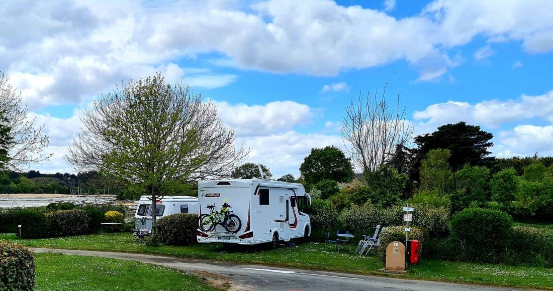 Camping Le Petit Voilier *** — Campingplats in Saint-Briac-sur-Mer / Occitanie