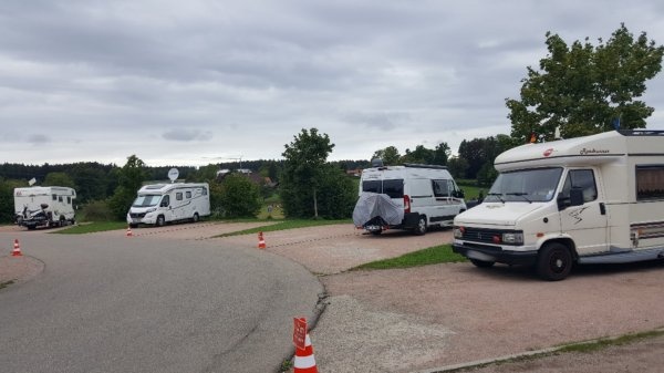 Stellplatz Bregnitzhof Königsfeld — Aire camping car in Königsfeld im Schwarzwald-Muckenmühle