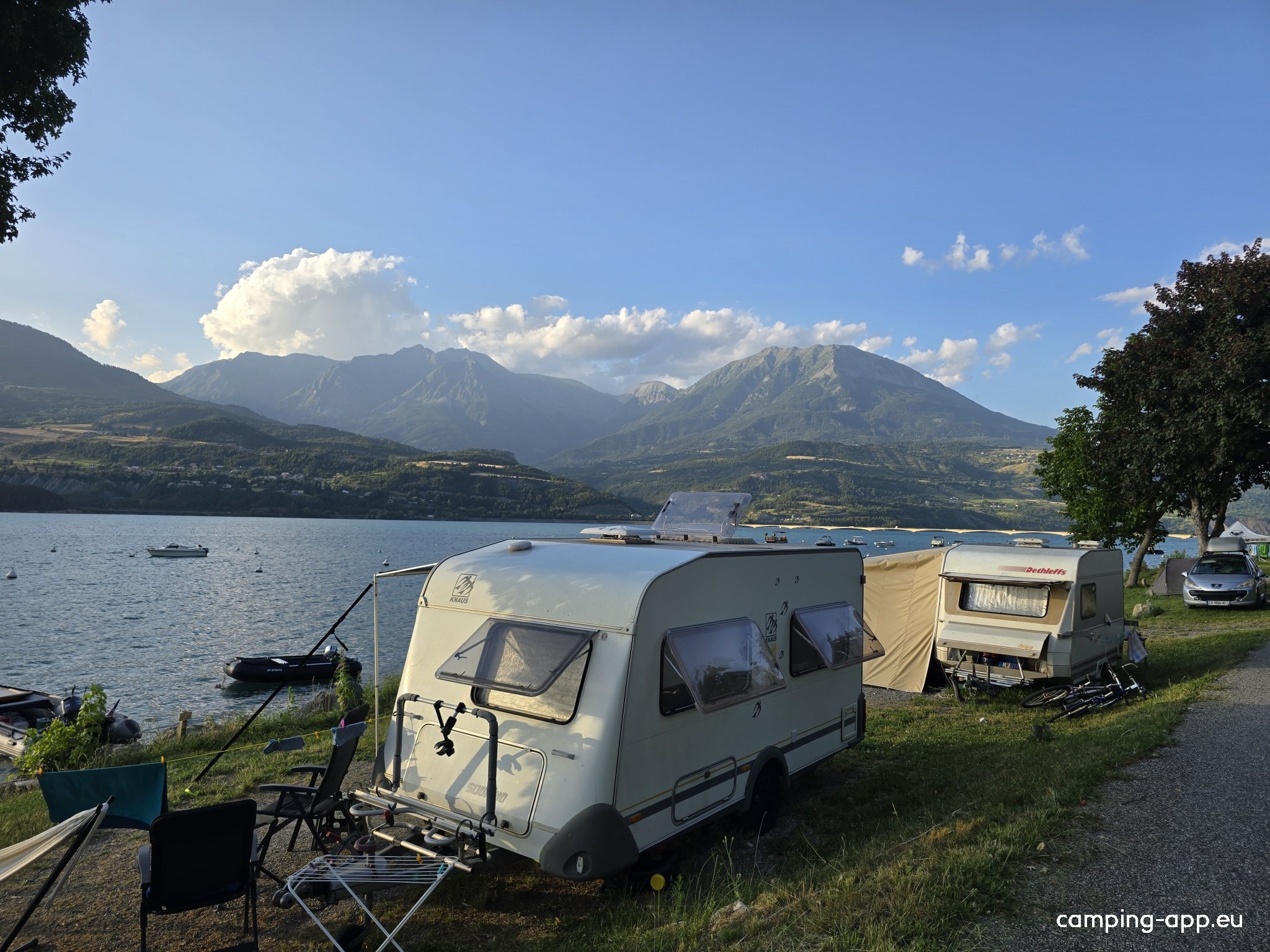 Camping Municipal Le Grand Large *** — Kamp yeri in Savines-le-Lac