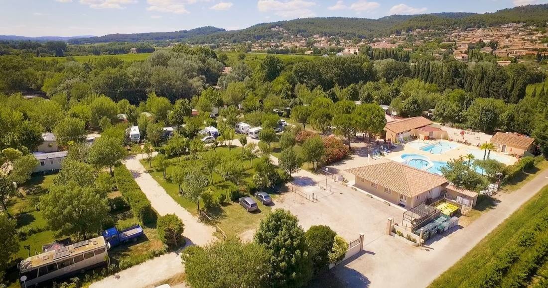 Camping Le Dolium **** — Campingplass in Laudun-l'Ardoise