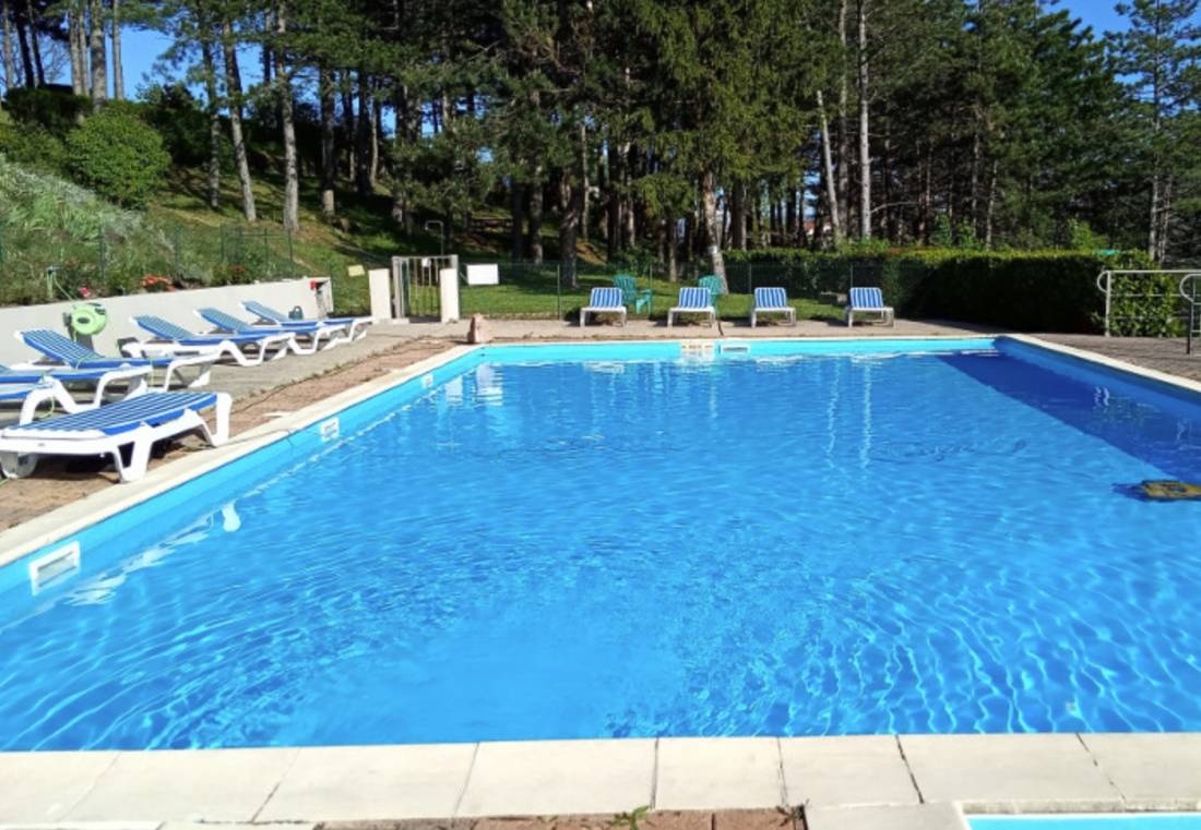 Le Dorier - Camping Associatif Naturiste (Naturisten Camping) — Campingplass in Saint-Victoire-sur-Loire