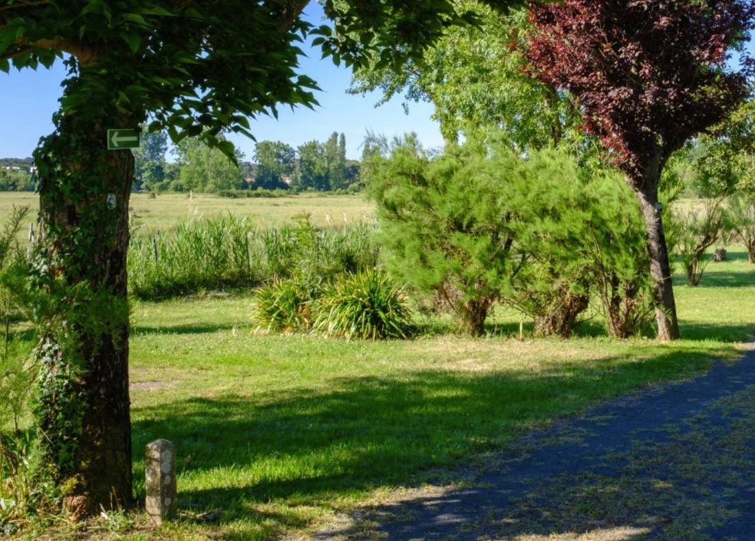 Camping Le Grand Pré ** — Campingplass in La Tranche-sur-Mer