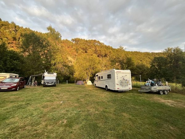 Camping municipal saint leonard des bois — Photo 2
