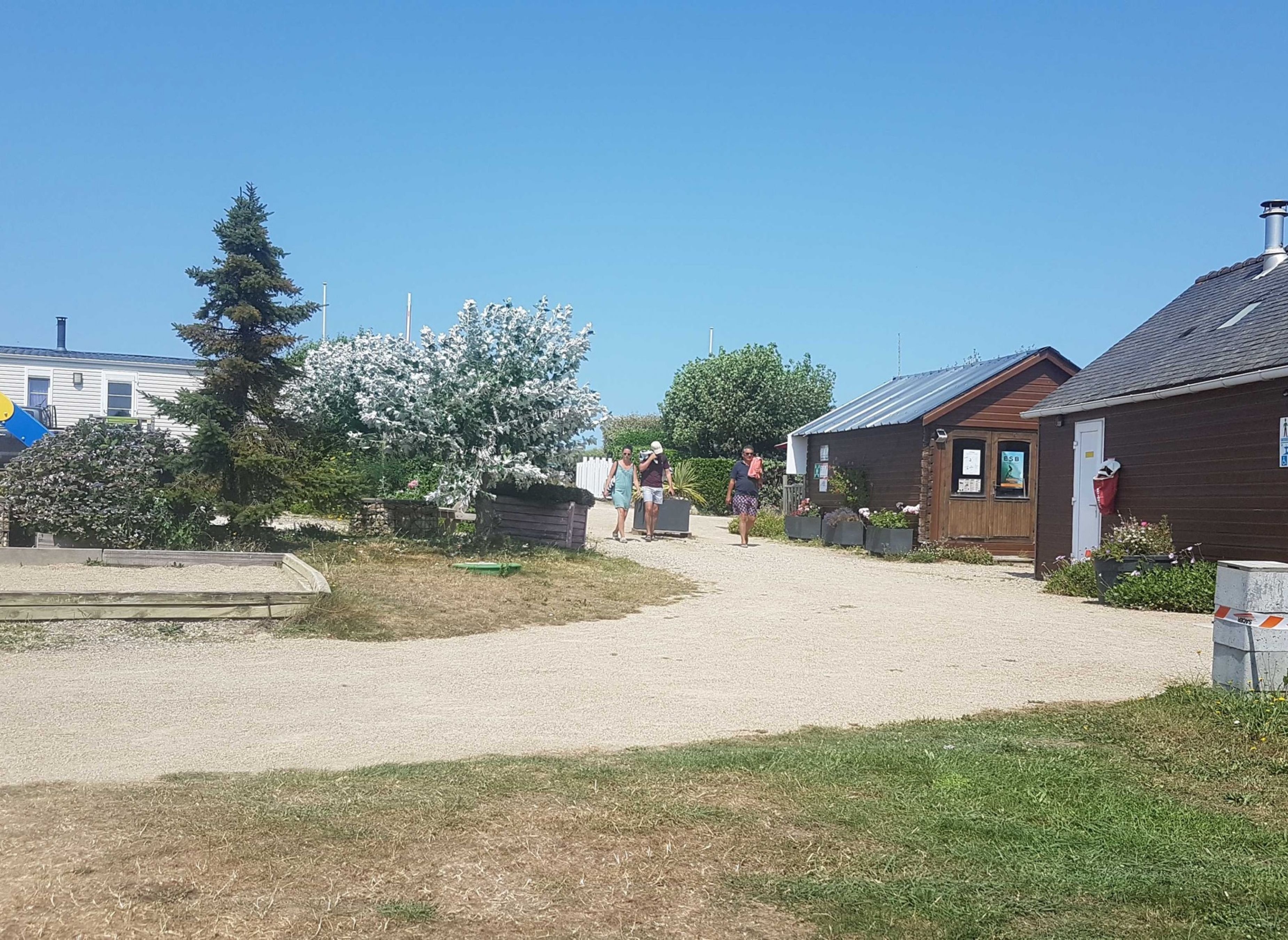 Camping Littoral — Sítio de acampamento in Pouldreuzic