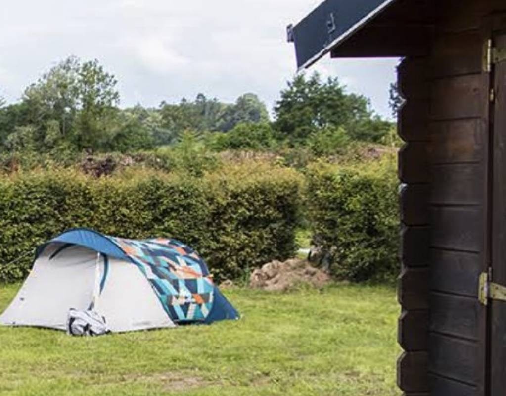 Camping Les Charmilles — Area da campeggio in Essay