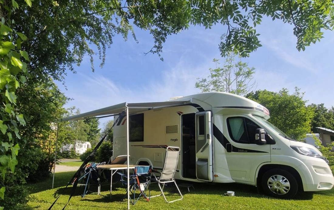 Camping Les Chalands Fleuris **** — Campingplads in Saint-André-des-Eaux
