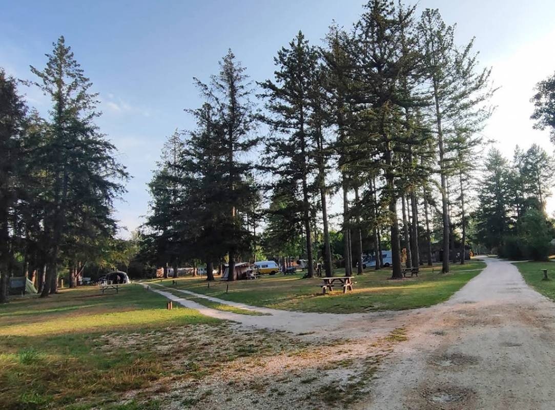 Huttopia Les Châteaux *** — Camping in Bracieux