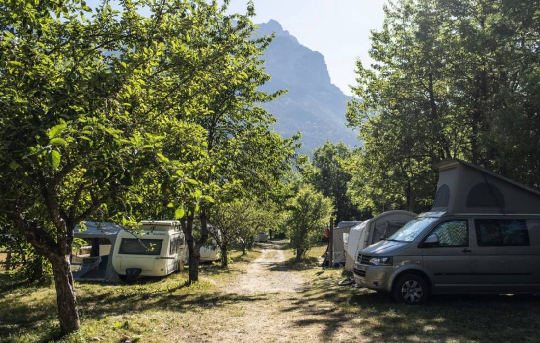 Camping Huttopia Vallouise — Camping Site in Vallouise-Pelvoux