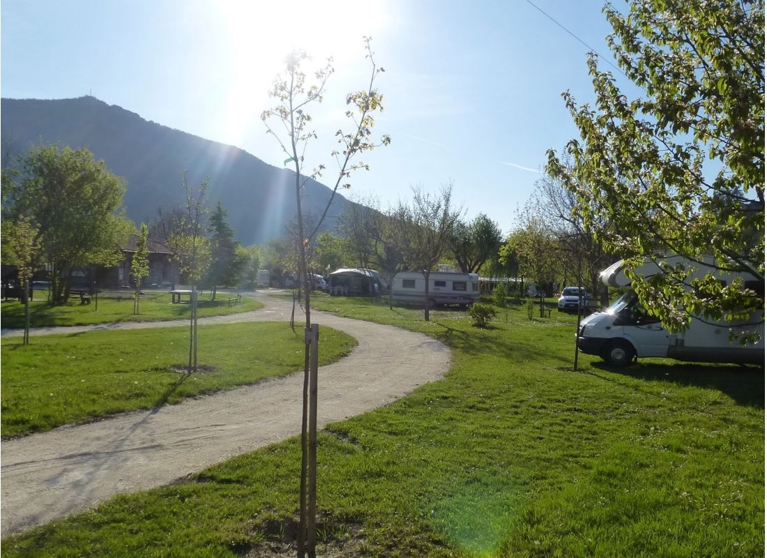 Le Riou Merle — Campingplatz in Die / Auvergne-Rhône-Alpes