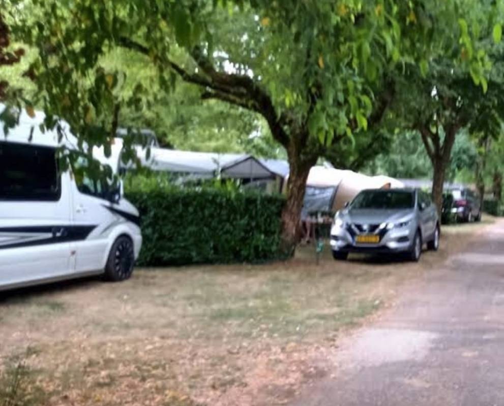 Camping Les Grottes De Roffy **** — Kemp in Sainte-Nathalène