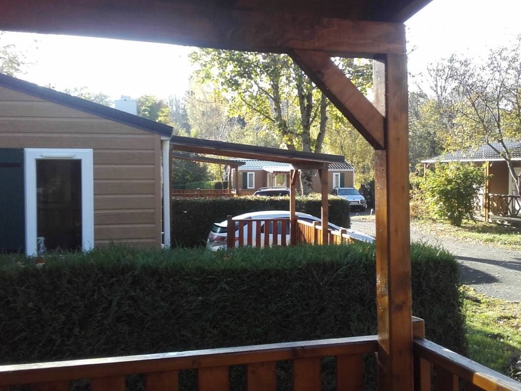 Camping Bois de Graviére **** — Kemp in Besse-et-Saint-Anastaise