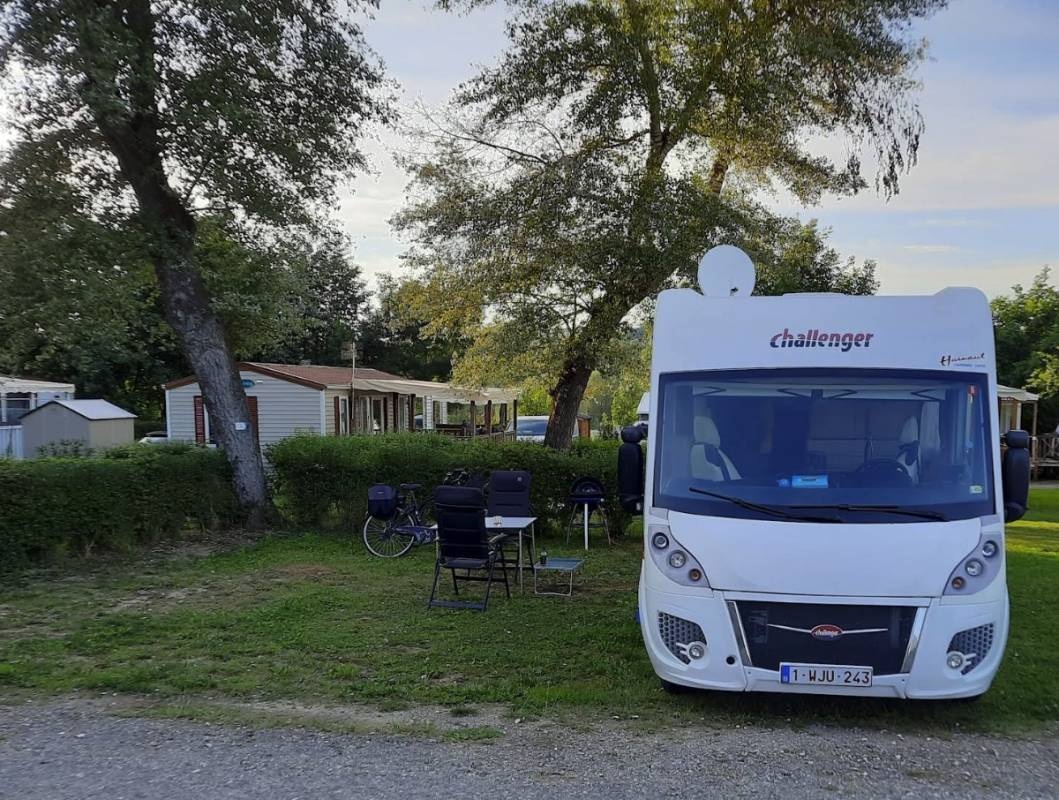 Camping Les Nysades *** — Sítio de acampamento in Mirepoix