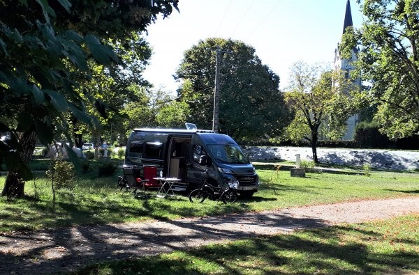 Camping Les Radeliers ** — Kemping in Port-Lesney