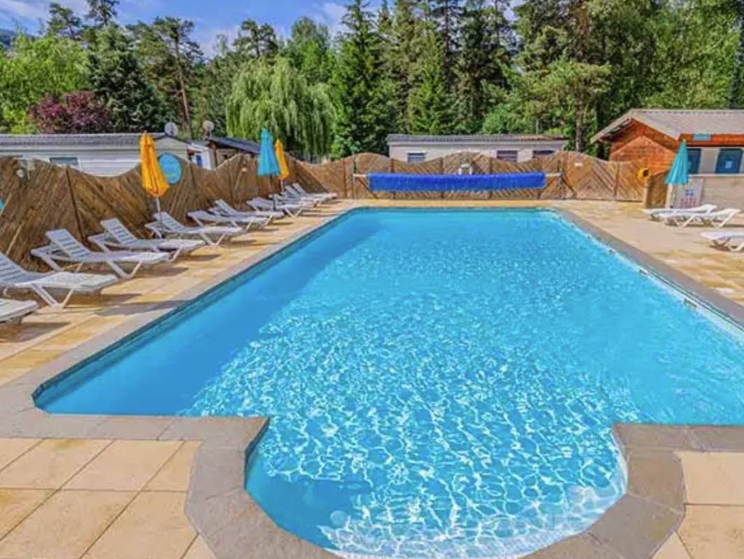 Camping Paradis Les Relarguiers **** — Camping Site in Beauvezer 