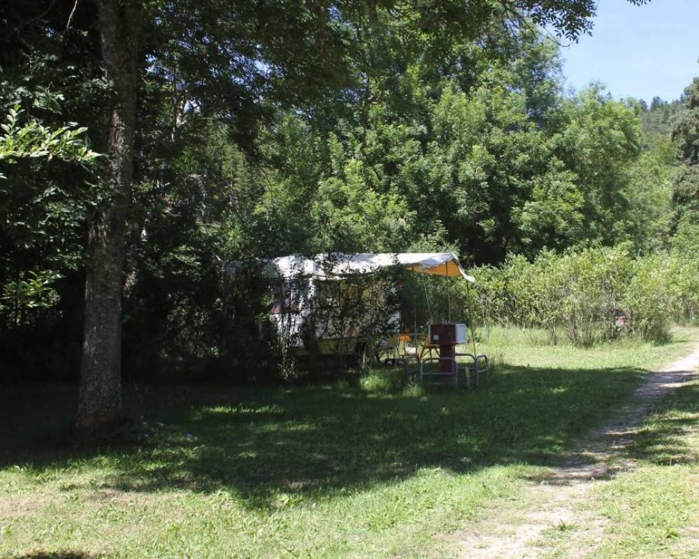 Camping du Plan d'Eau — Campingplats in Céaux-d'Allègre 