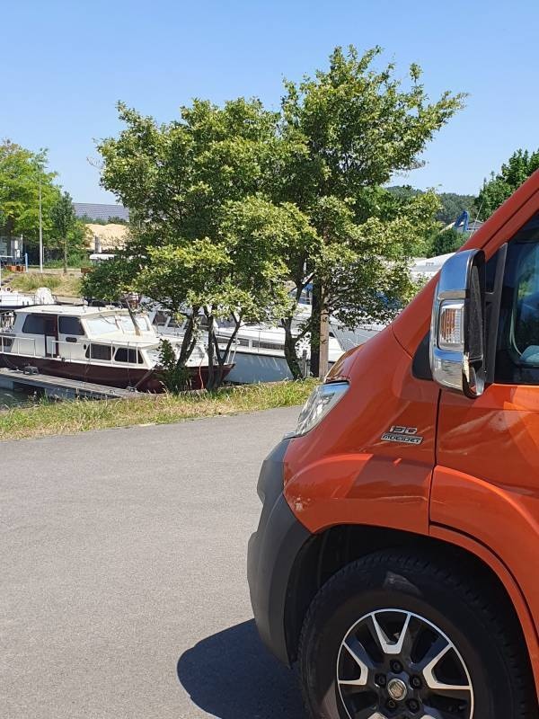 Stellplatz et Port de plaisance — Campervan Site in Schengen