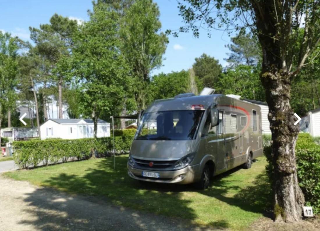 Camping Le Saint Laurent — Camping Site in Ploemel