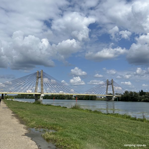 Du Pont de Bourgogne *** — Foto 2
