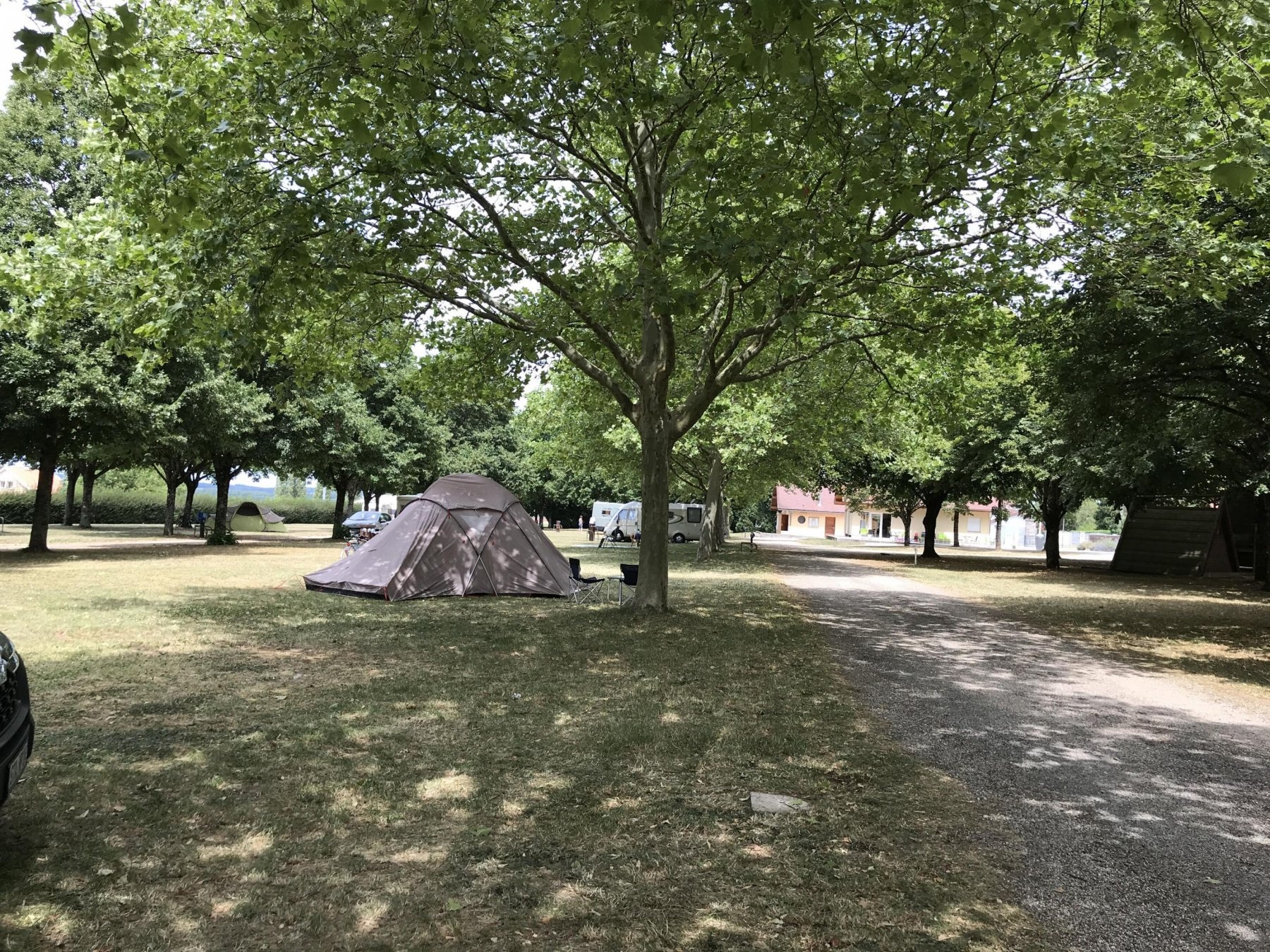 Camping la tulipe de vigne — 露营地 in Poligny