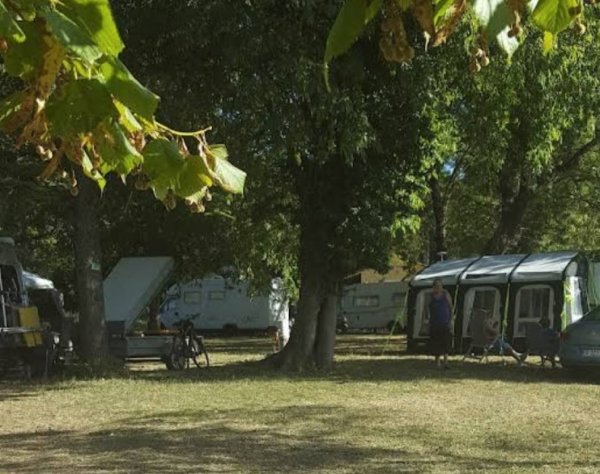 Camping & Gîtes Le Lavoir d’Arlinde — Photo 2