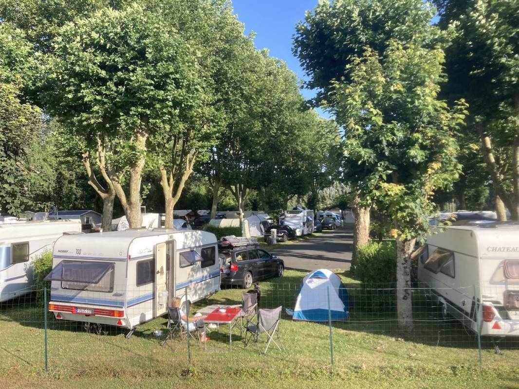 Camping Val de Boutonne — Campingplatz in Saint-Jean-d'Angély