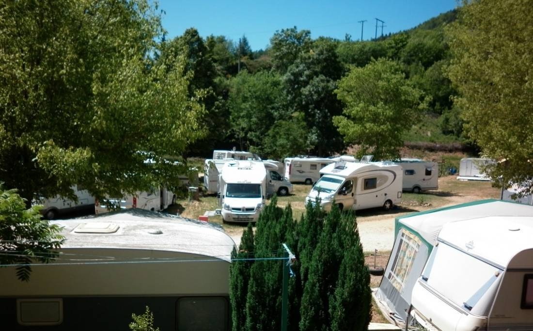 Camping Val du Ternay — Місце для кемпінгу in Saint-Julien-Molin-Molette