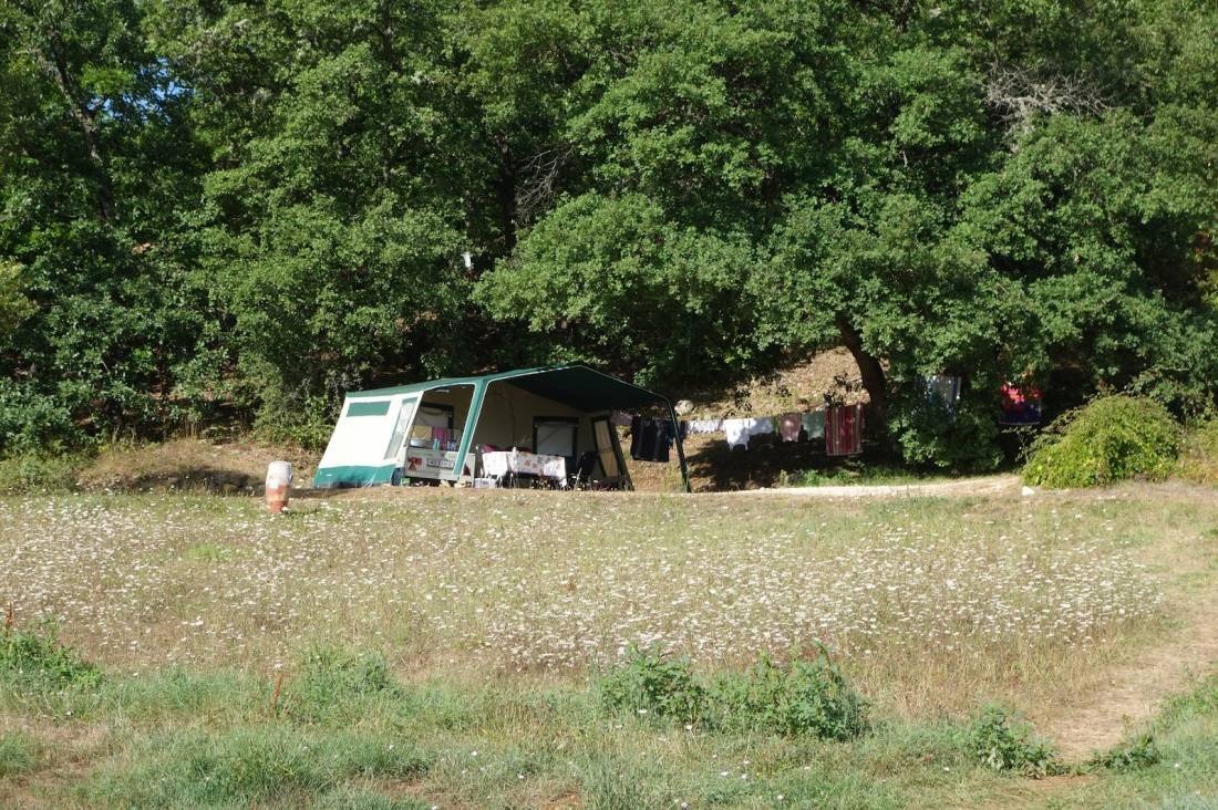 Camping de Valsaintes ** — Kemping in Simiane-la-Rotonde / Centre-Val de Loire
