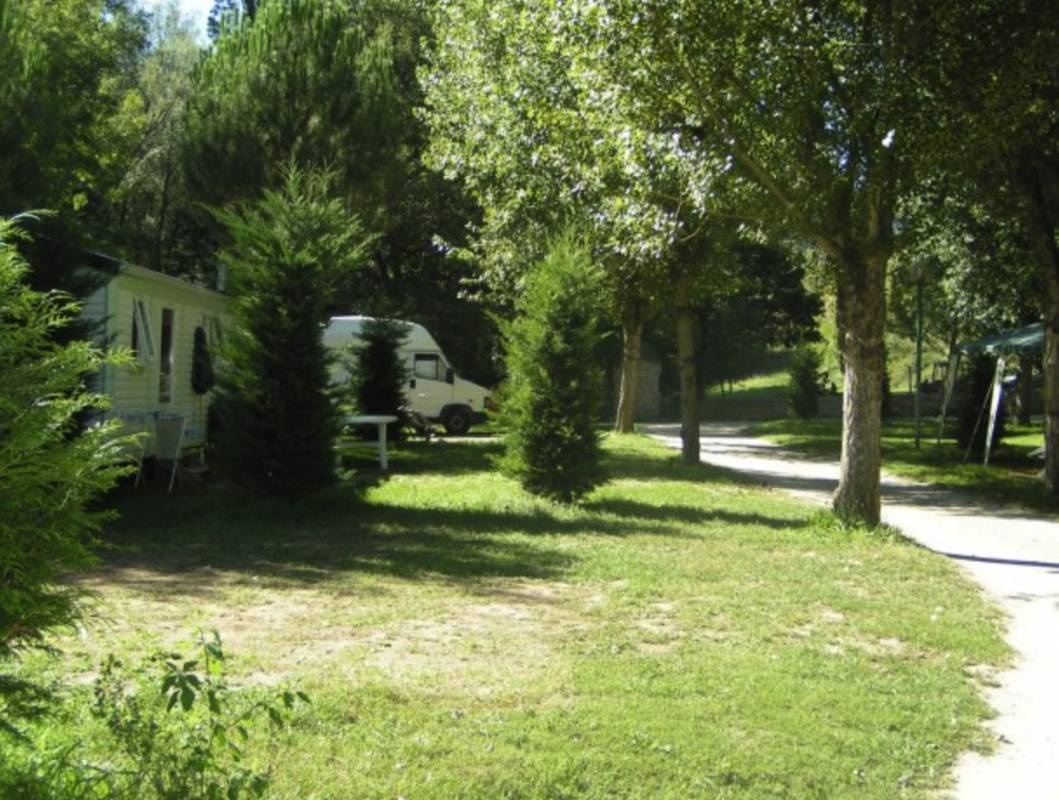 Camping Le Randonner — Campingplats in Mostuéjouls