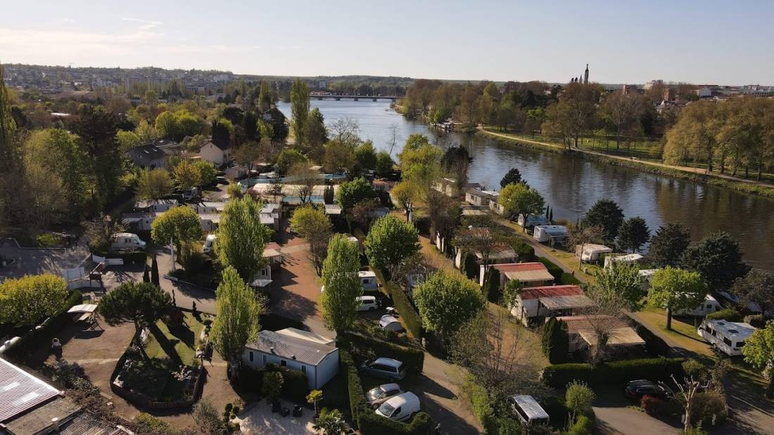 Camping Beau Rivage **** — Campingplads in Bellerive-sur-Allier