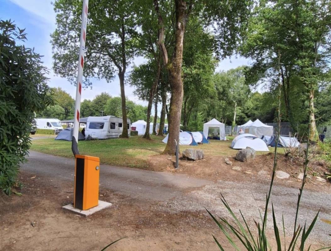 Camping Les Myrtilles ** — Sítio de acampamento in Saint-Yvi