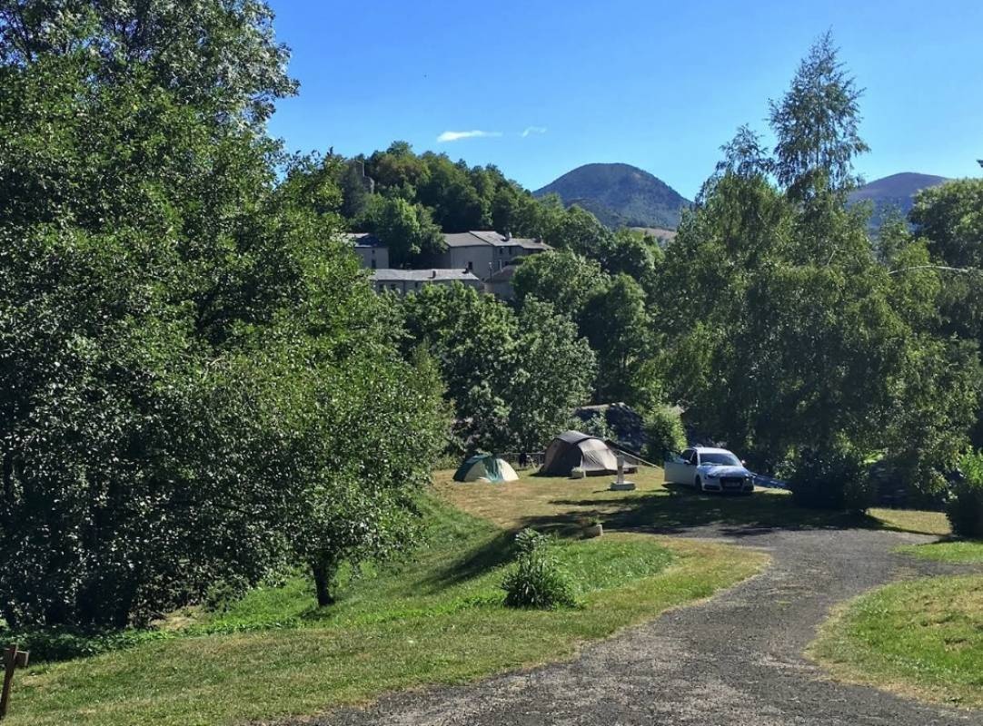 Camping Madres Pyrenees * — Camping Site in Roquefort-de-Sault 