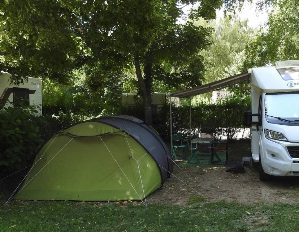 Camping Gévaudan Aubrac *** — Sítio de acampamento in Marvejols