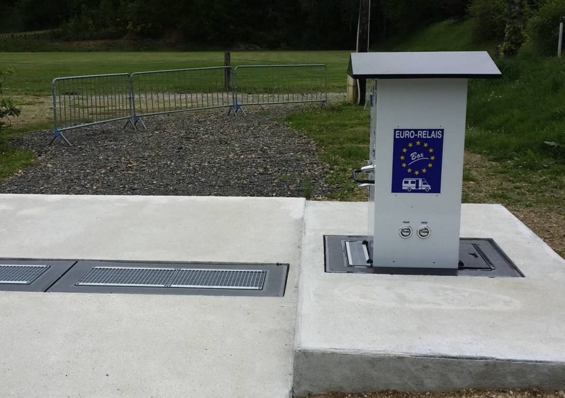 Espace Hermeline — Campingplads in Bussière-Galant