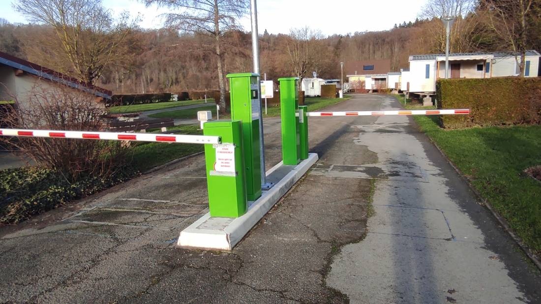 Camping de mon Village Mandeure — Kemp in Mandeure / Bourgogne Franche-Comté