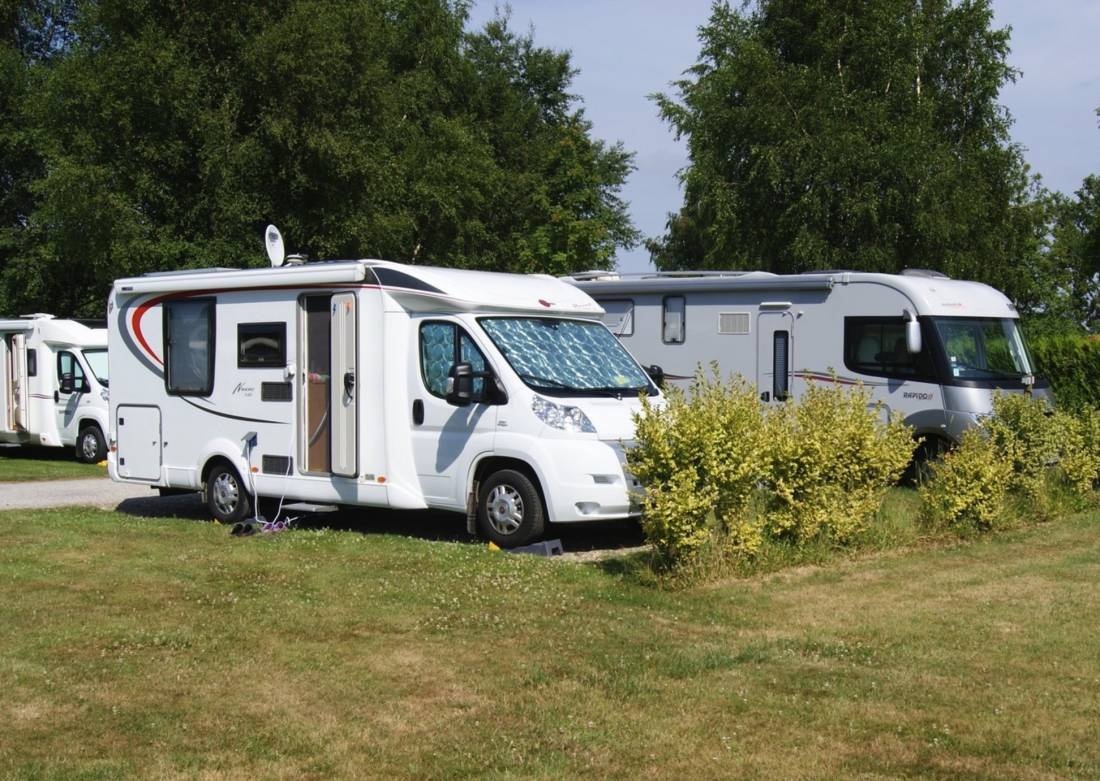 Les Peupliers — Kemping in Vironchaux