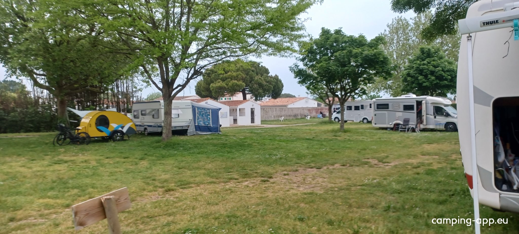 Camping Bellevue Bon Accueil — Campingplass in La Flotte