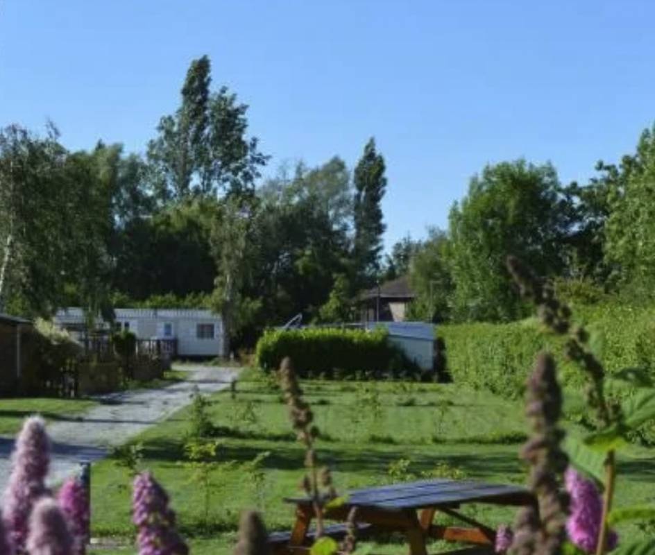 Camping La Petite Forêt ** — Campingplatz in Aire-sur-la-Lys / Hauts-de-France