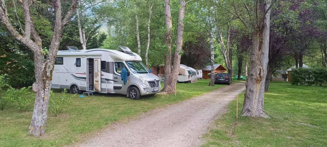 Les Chalets Du Lac Belcaire **** — Camping in Belcaire