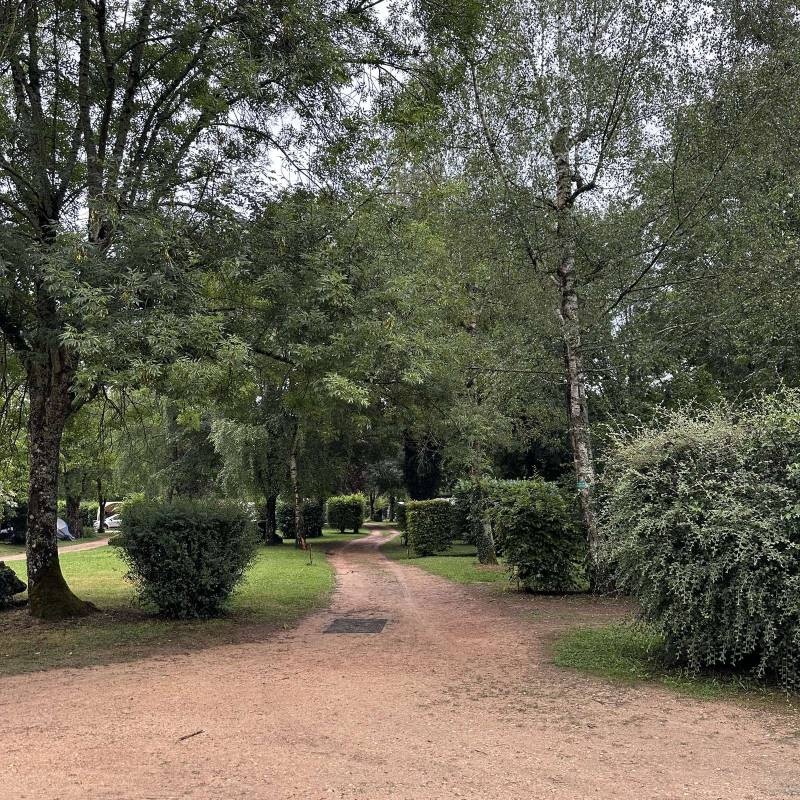 Camping Grottes d'Azé *** — Campingplatz in Azé