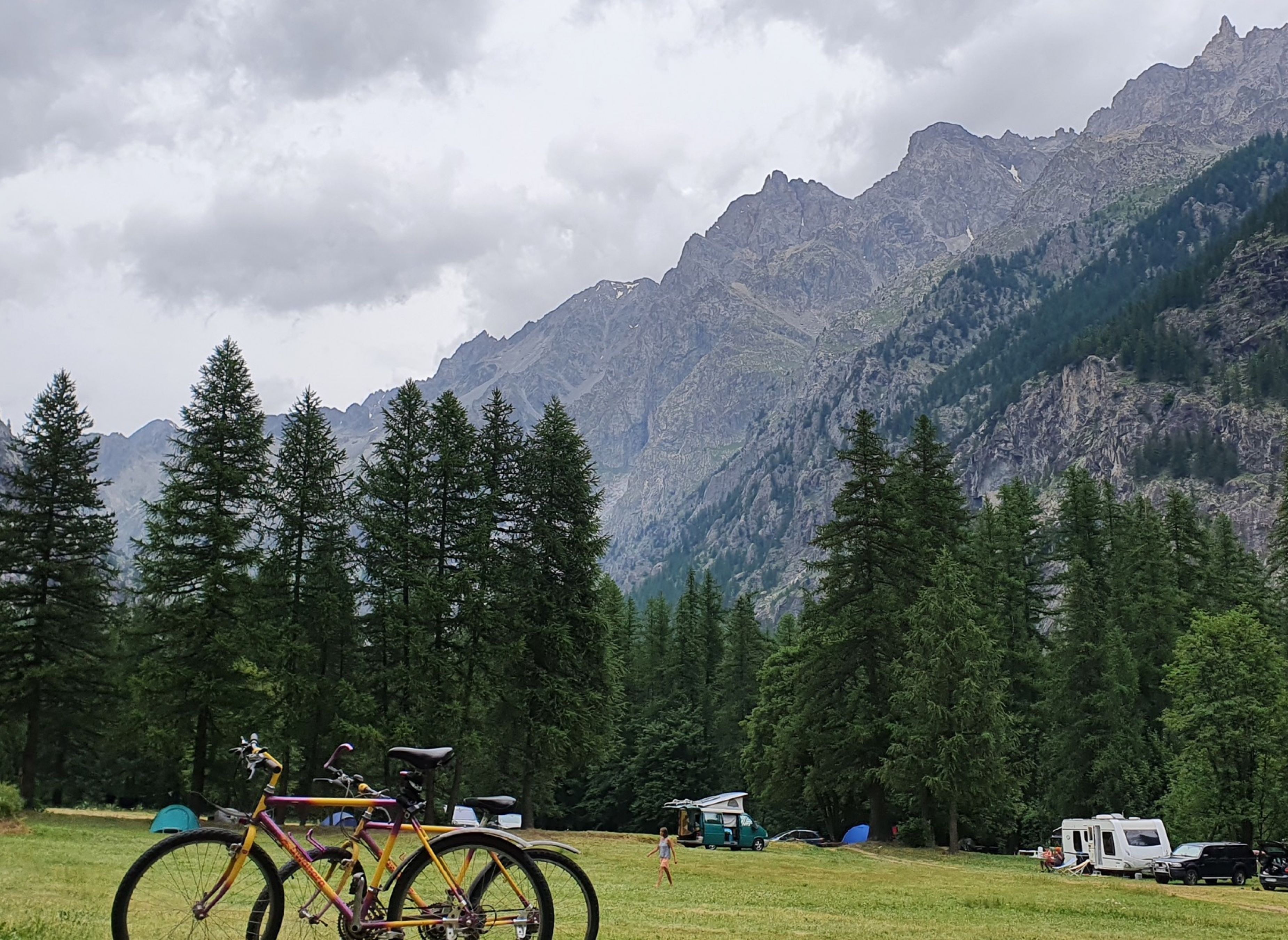 Camping d'Ailefroide (max. Höhe 3,20 m) — Cámping in Pelvoux 